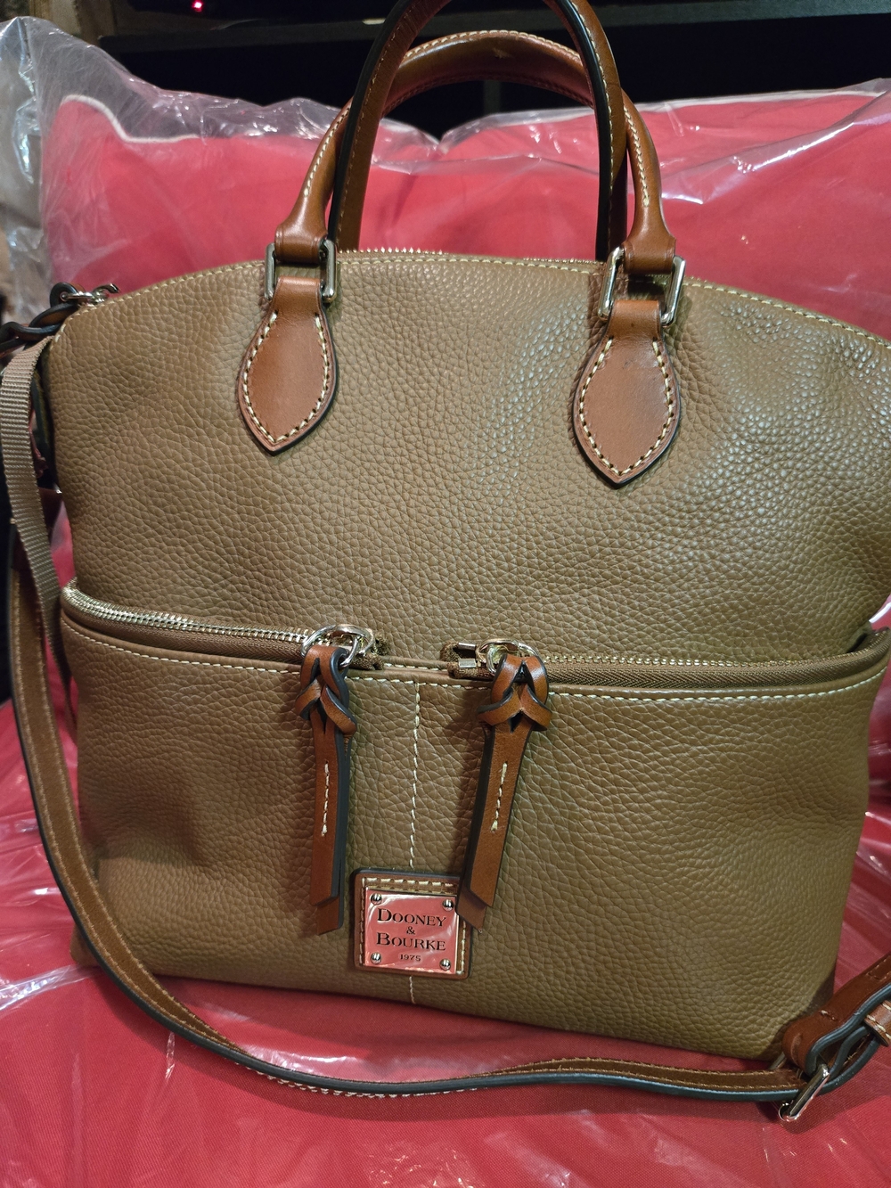 Dooney & Bourke Brown Pebbled Leather Satchel. Awesome. Gently Used Condition🌸